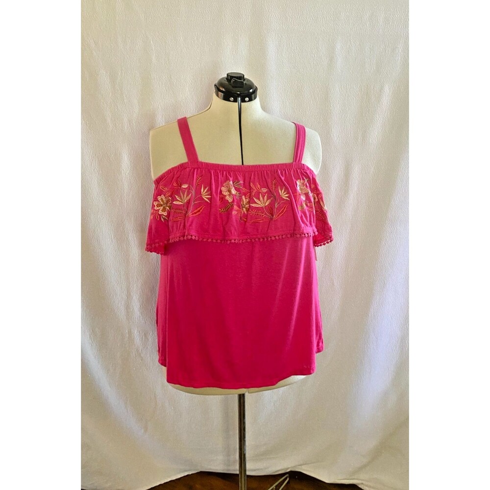 NWT Time and Tru pink off the shoulder top. Size xl 16-18. New with tags.